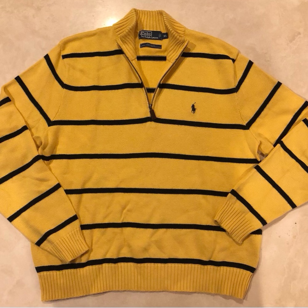 Men’s sweater.